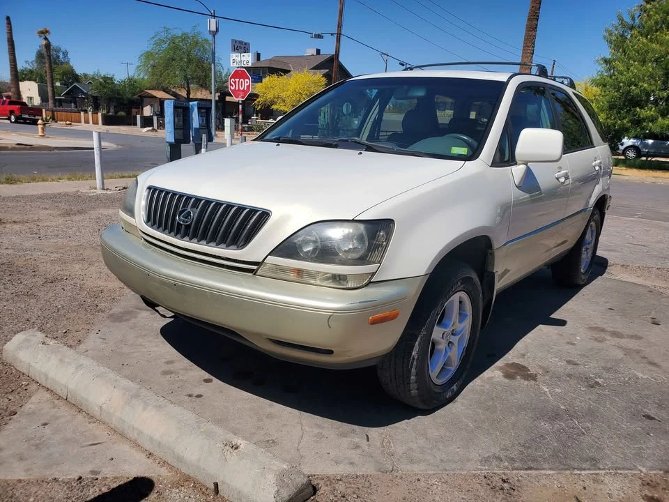 1999 Lexus RX 1st Gen - Image 2 of 11