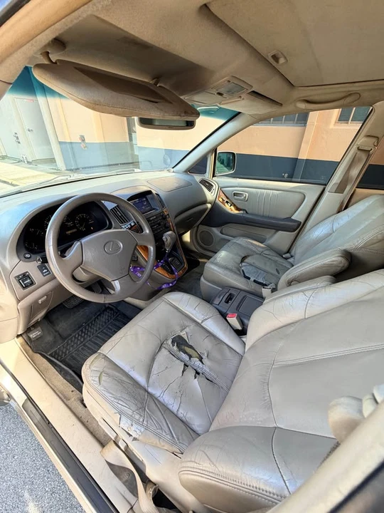 1999 Lexus RX 1st Gen - Image 11 of 15