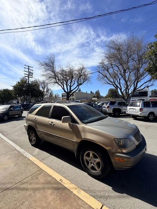 1999 Lexus RX 1st Gen - Image 2 of 15