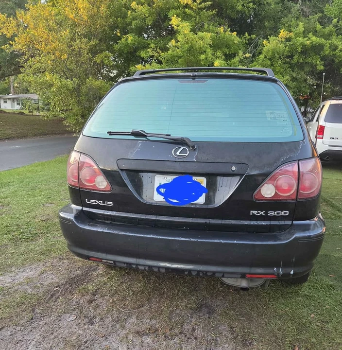 1999 Lexus RX 1st Gen - Image 2 of 3