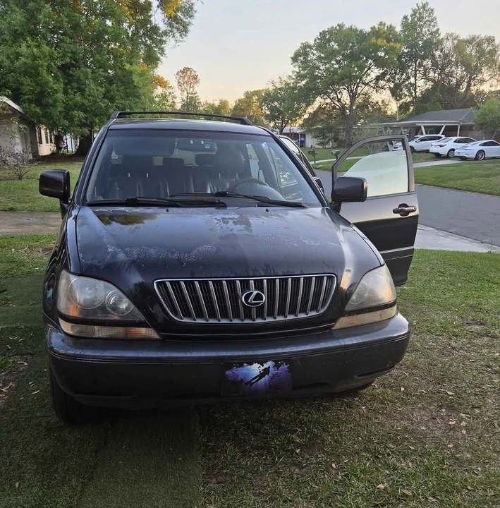 1999 Lexus RX 1st Gen - Image 3 of 3