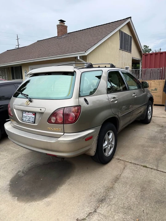 1999 Lexus RX 1st Gen - Image 2 of 10