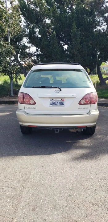 1999 Lexus RX 1st Gen - Image 2 of 6