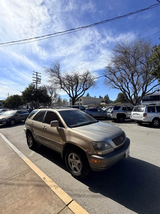 1999 Lexus RX 1st Gen - Image 5 of 15
