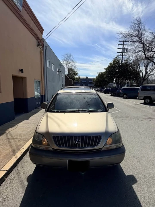 1999 Lexus RX 1st Gen - Image 8 of 15