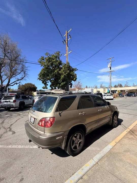 1999 Lexus RX 1st Gen - Image 3 of 15
