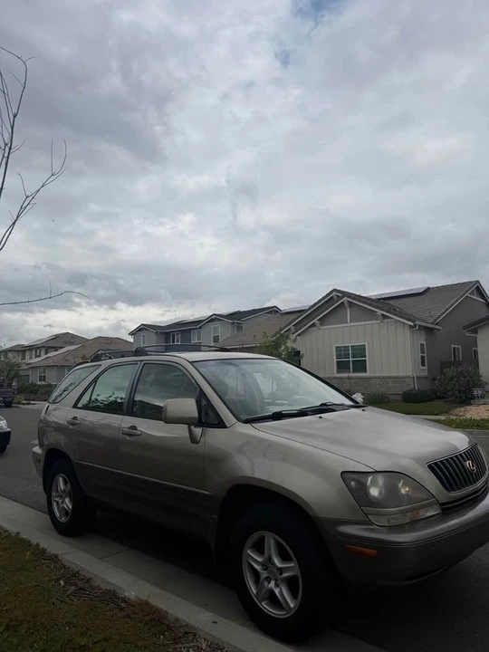 1999 Lexus RX 1st Gen - Image 2 of 7