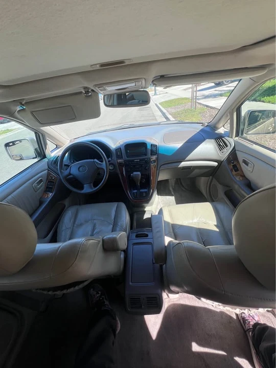 1999 Lexus RX 1st Gen - Image 6 of 7