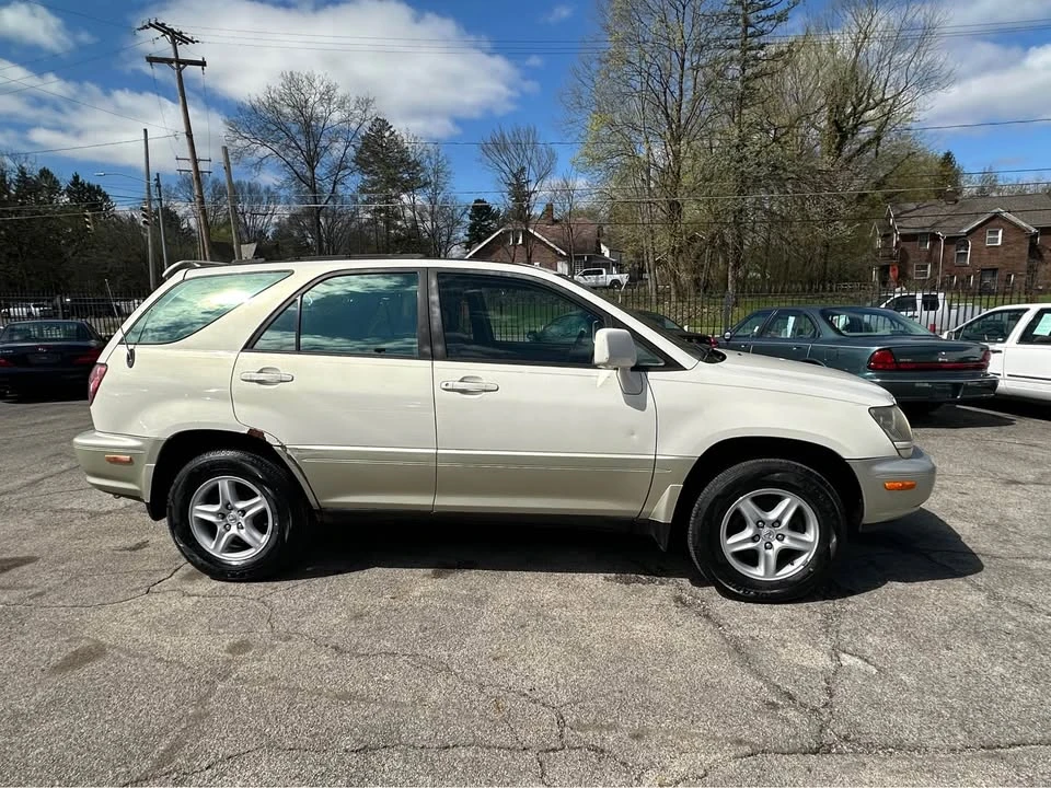 1999 Lexus RX 1st Gen - Image 7 of 15