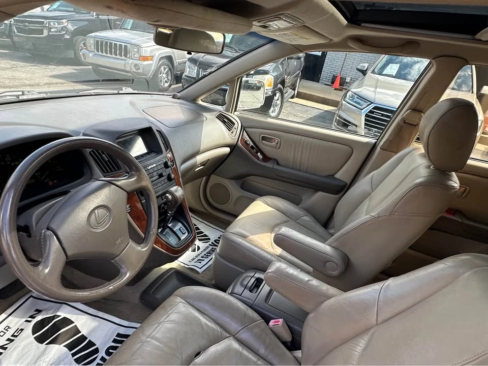 1999 Lexus RX 1st Gen - Image 13 of 15