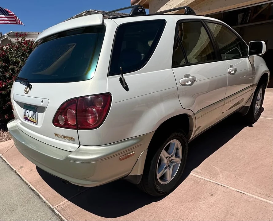 1999 Lexus RX 1st Gen - Image 5 of 16