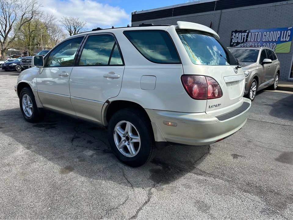 1999 Lexus RX 1st Gen - Image 4 of 15