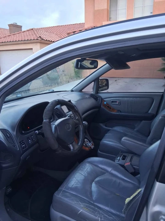 1999 Lexus RX 1st Gen - Image 5 of 7
