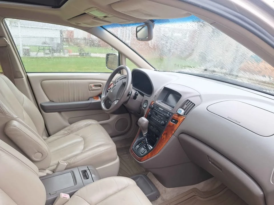 1999 Lexus RX 1st Gen - Image 3 of 4
