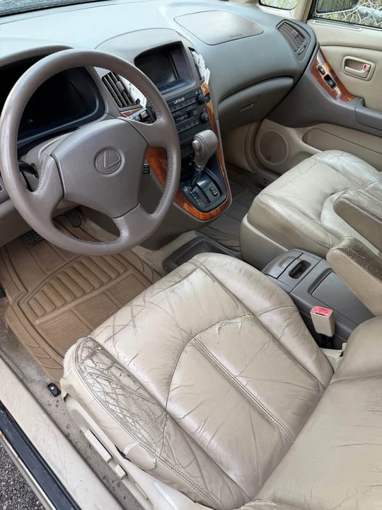 1999 Lexus RX 1st Gen - Image 2 of 4