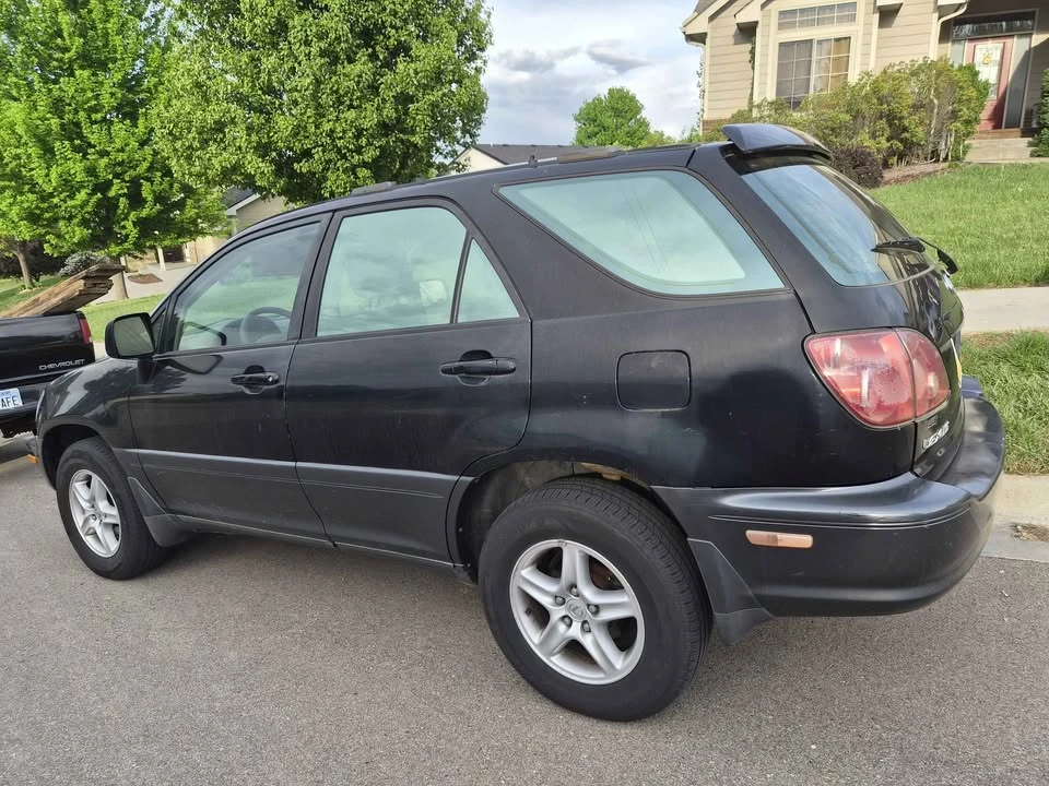 1999 Lexus RX 1st Gen - Image 3 of 15