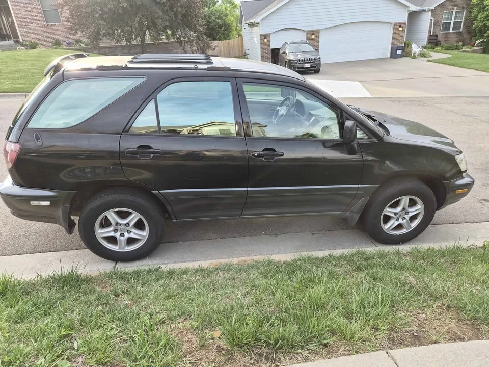 1999 Lexus RX 1st Gen - Image 2 of 15