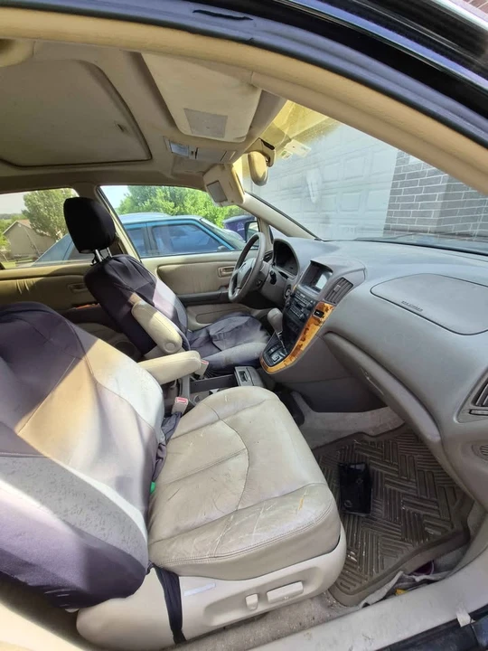 1999 Lexus RX 1st Gen - Image 9 of 15