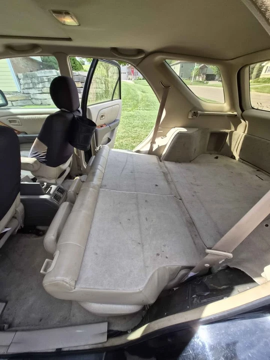 1999 Lexus RX 1st Gen - Image 11 of 15