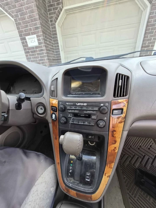 1999 Lexus RX 1st Gen - Image 8 of 15
