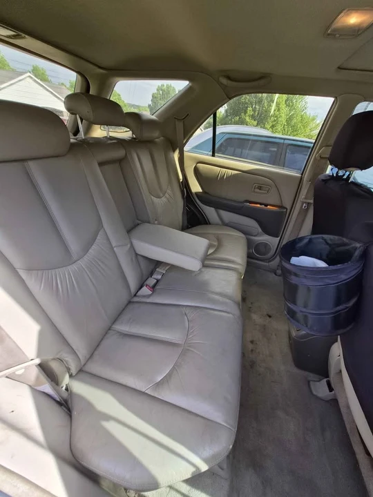 1999 Lexus RX 1st Gen - Image 10 of 15