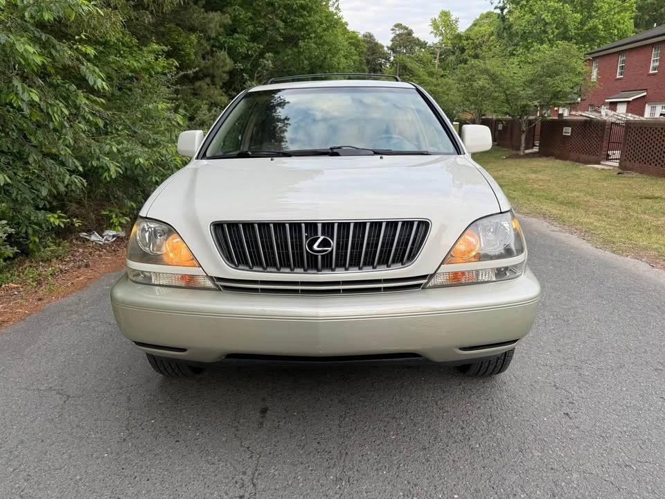 1999 Lexus RX 1st Gen - Image 7 of 13