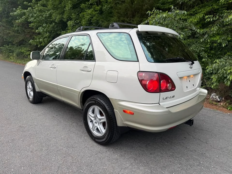 1999 Lexus RX 1st Gen - Image 3 of 13