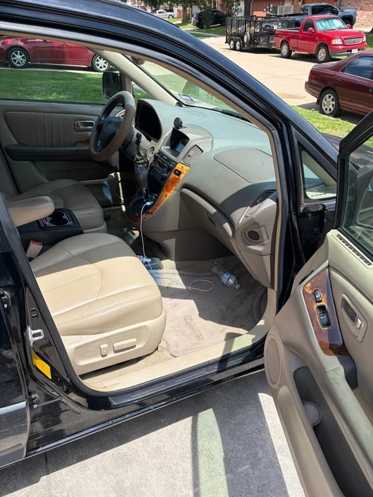 1999 Lexus RX 1st Gen - Image 10 of 11