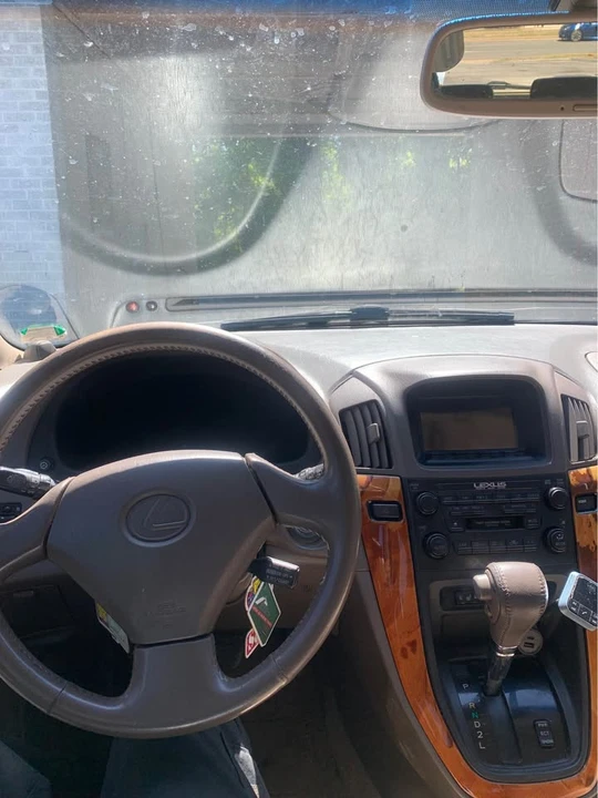 1999 Lexus RX 1st Gen - Image 5 of 14
