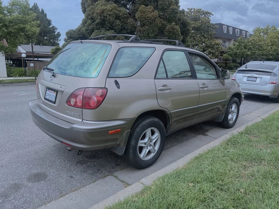 1999 Lexus RX 1st Gen - Image 2 of 5