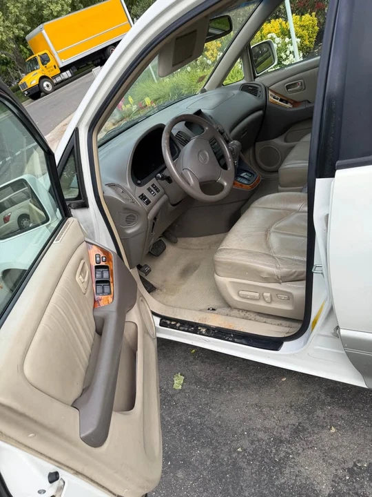 1999 Lexus RX 1st Gen - Image 6 of 7