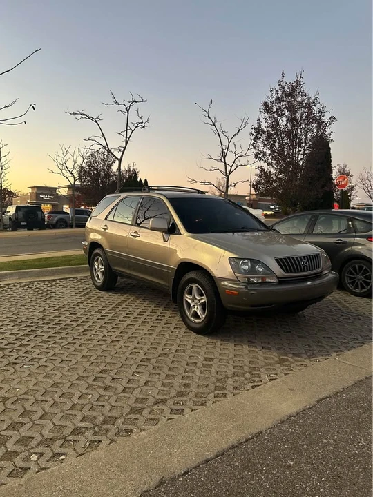1999 Lexus RX 1st Gen - Image 8 of 20