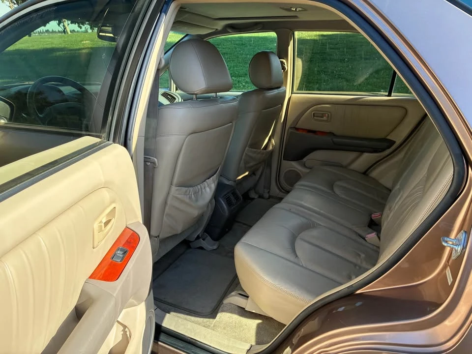 1999 Lexus RX 1st Gen - Image 8 of 8