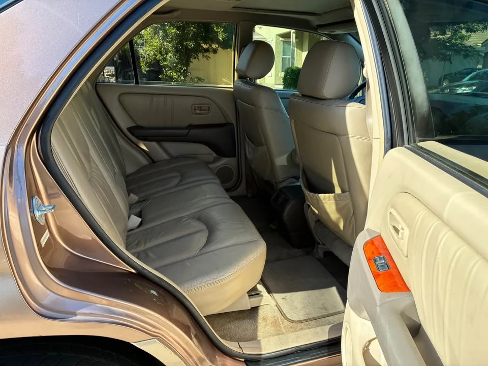 1999 Lexus RX 1st Gen - Image 7 of 8