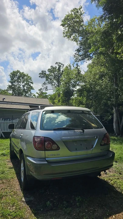 1999 Lexus RX 1st Gen - Image 5 of 13