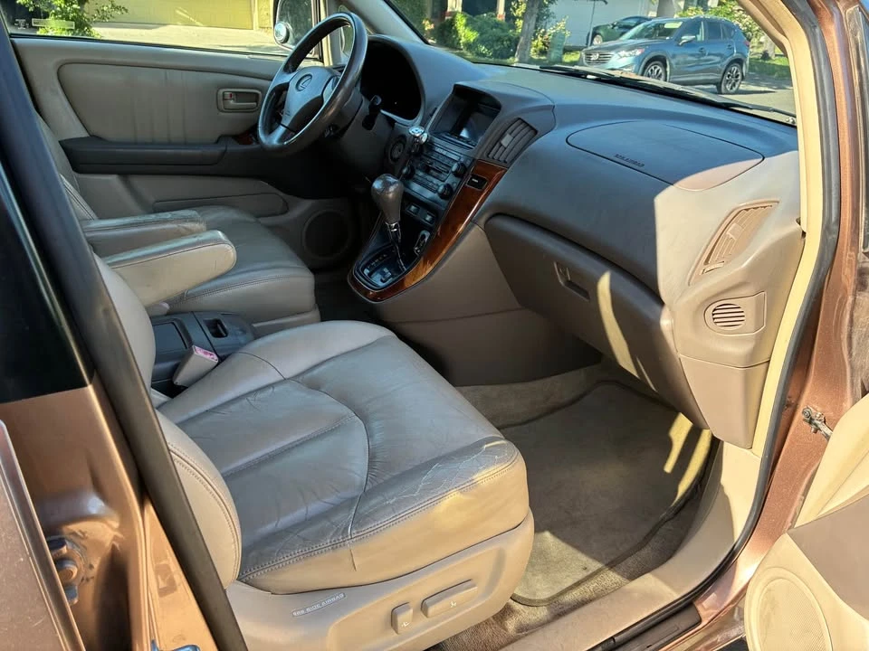 1999 Lexus RX 1st Gen - Image 6 of 8
