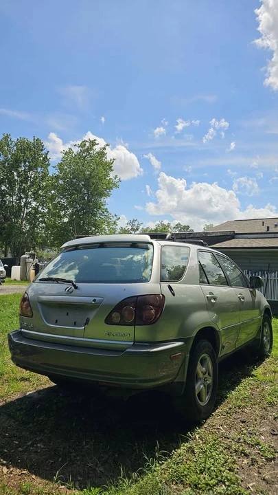 1999 Lexus RX 1st Gen - Image 4 of 13