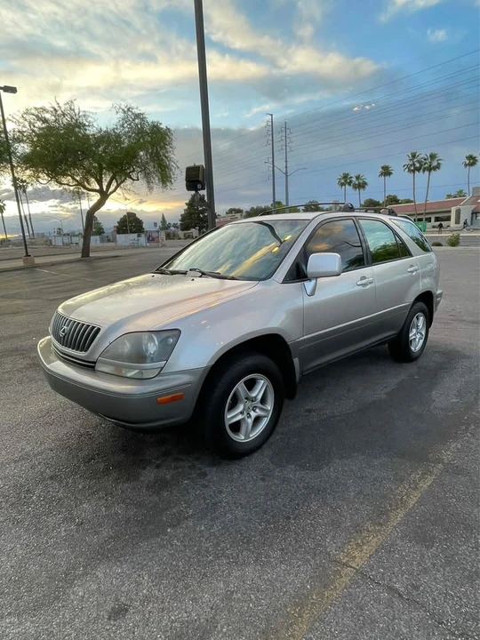 1999 Lexus RX 1st Gen - Image 2 of 2