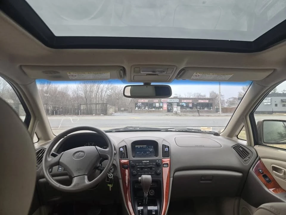 1999 Lexus RX 1st Gen - Image 12 of 13