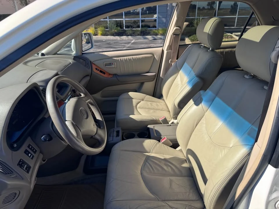 1999 Lexus RX - Image 5 of 19