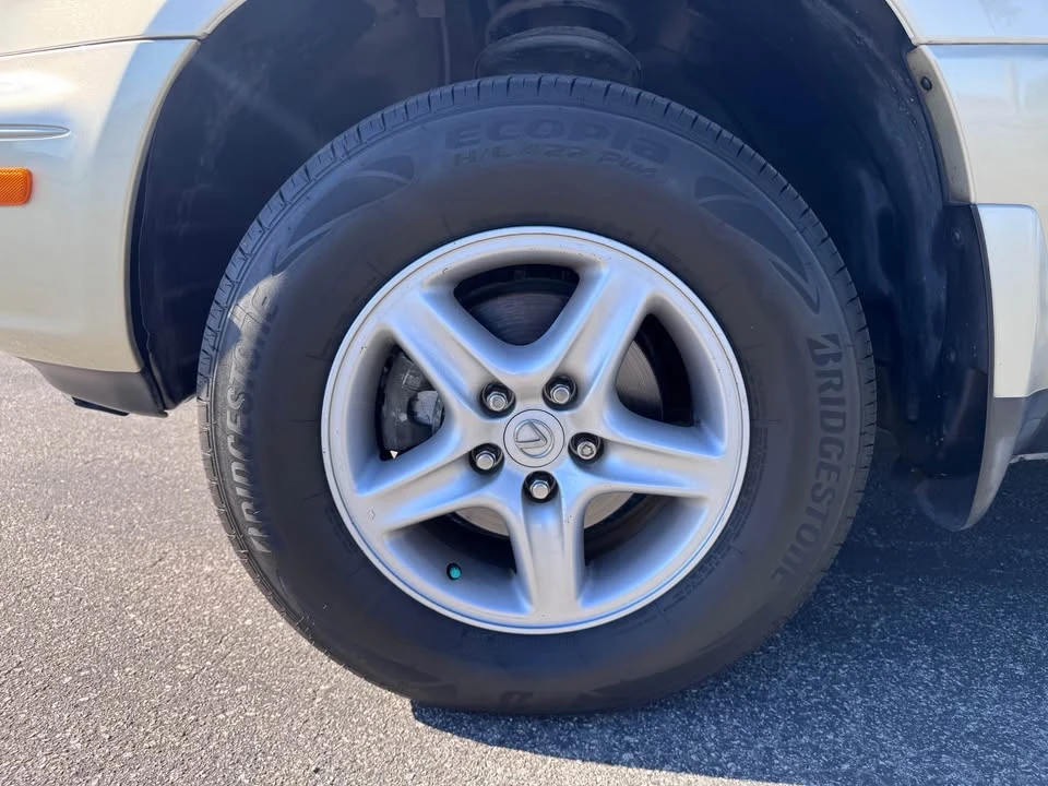 1999 Lexus RX - Image 15 of 19