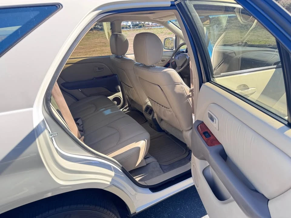 1999 Lexus RX - Image 10 of 19