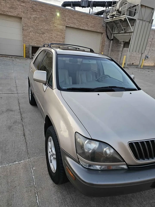 1999 Lexus RX 1st Gen - Image 3 of 20