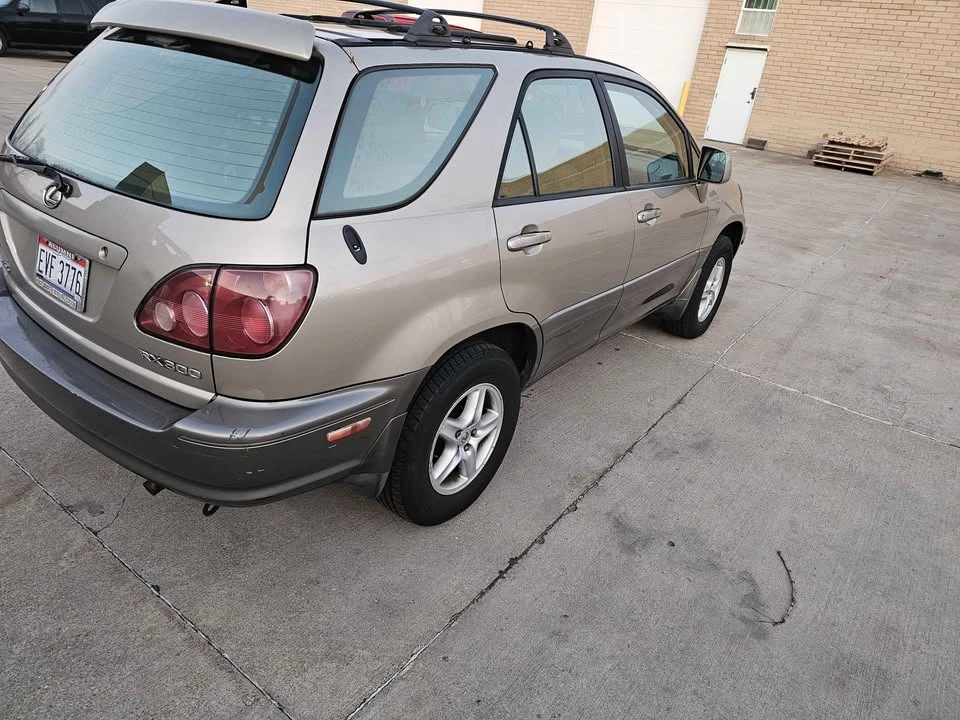 1999 Lexus RX 1st Gen - Image 5 of 20