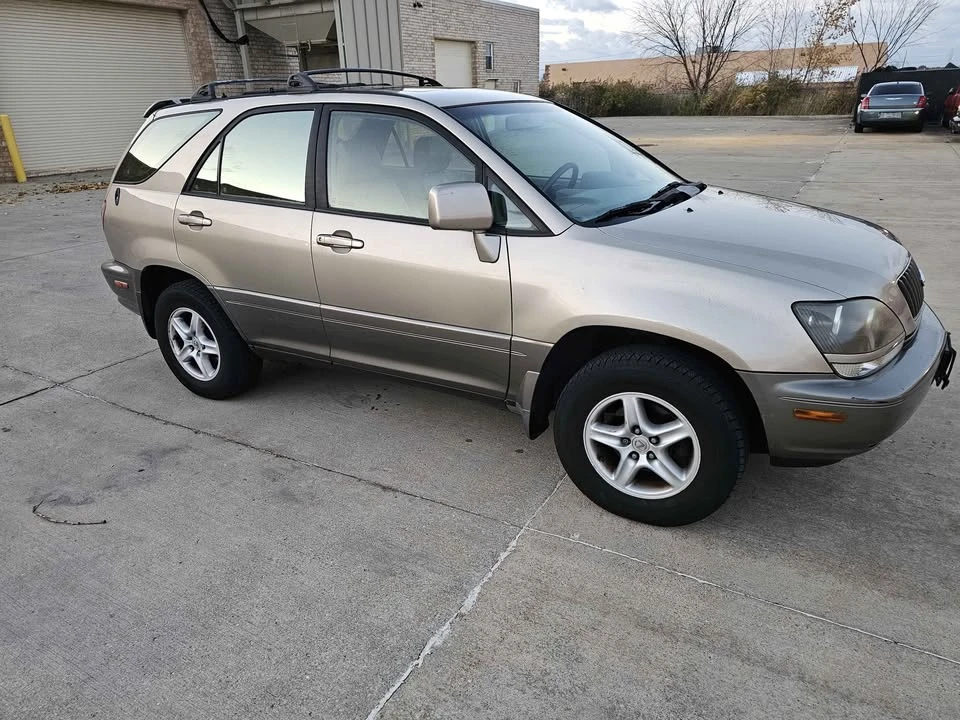 1999 Lexus RX 1st Gen - Image 4 of 20