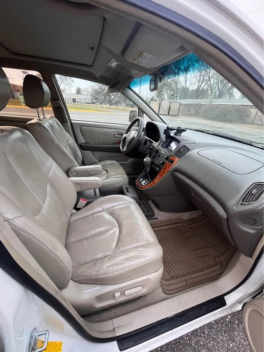 1999 Lexus RX 1st Gen - Image 8 of 15