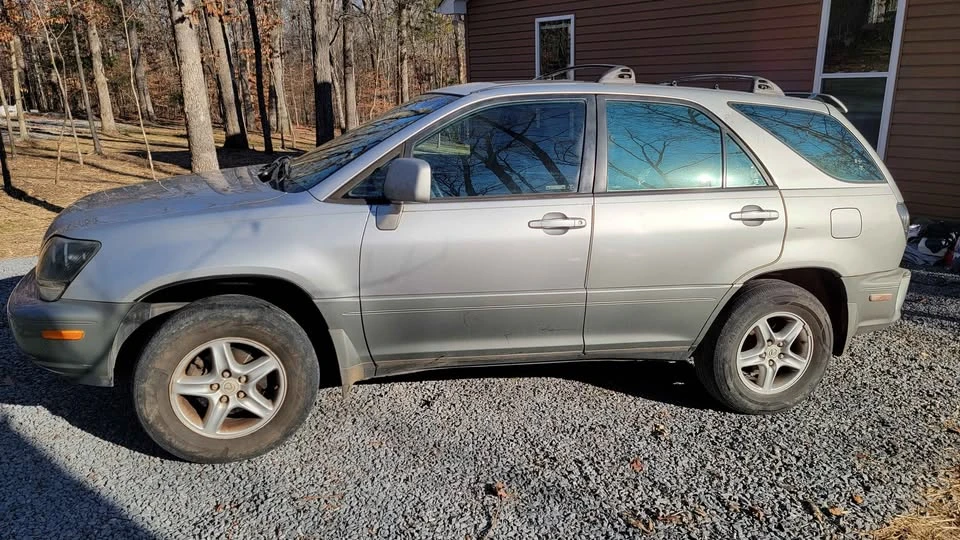 1999 Lexus RX 1st Gen - Image 4 of 11