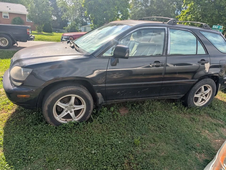 1999 Lexus RX 1st Gen - Image 2 of 8