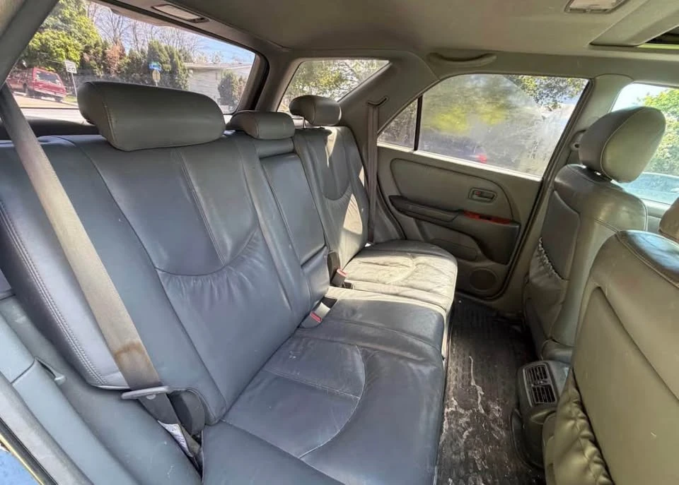 1999 Lexus RX 1st Gen - Image 8 of 12