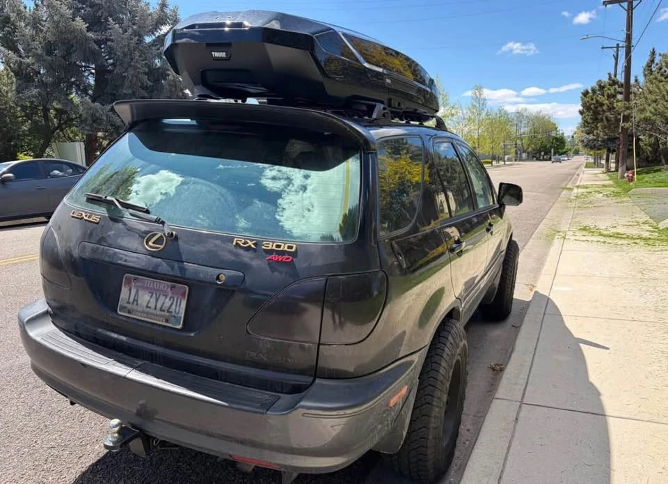 1999 Lexus RX 1st Gen - Image 3 of 12
